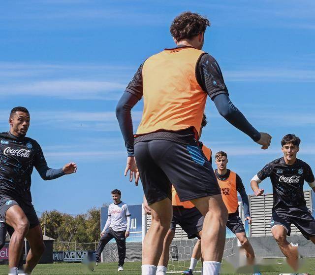 意甲前瞻：那不勒斯主场战绩出色，AC米兰莱奥回归阵容